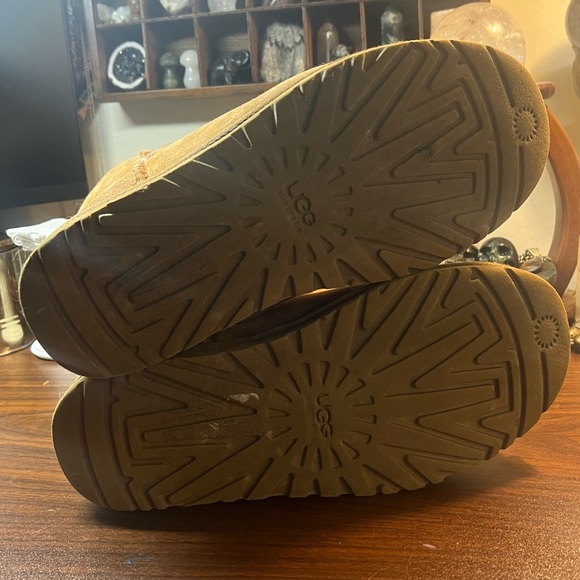 UGG Australia Short Classic Boot - Picture 8 of 13